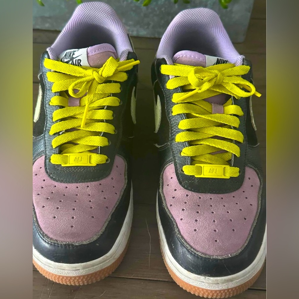 Air Force 1 low by YOU